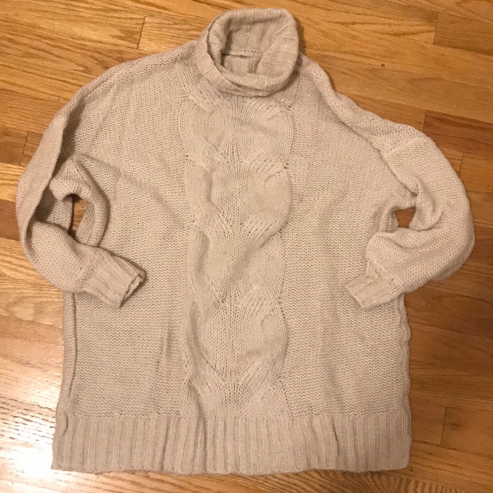 American Eagle cable knit tunic sweater 🧶